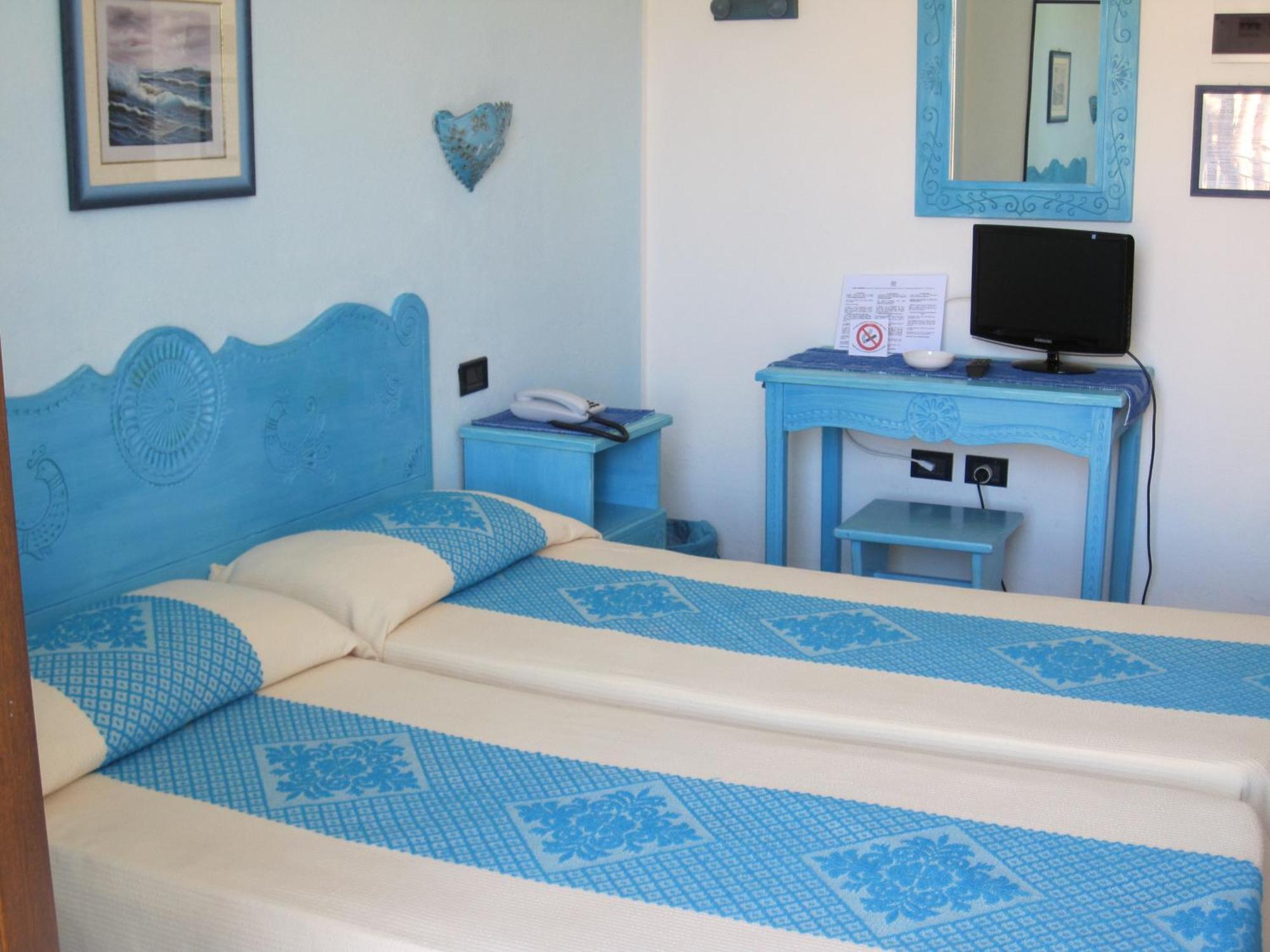 Hotel Moderno Santa Teresa Gallura Oda fotoğraf