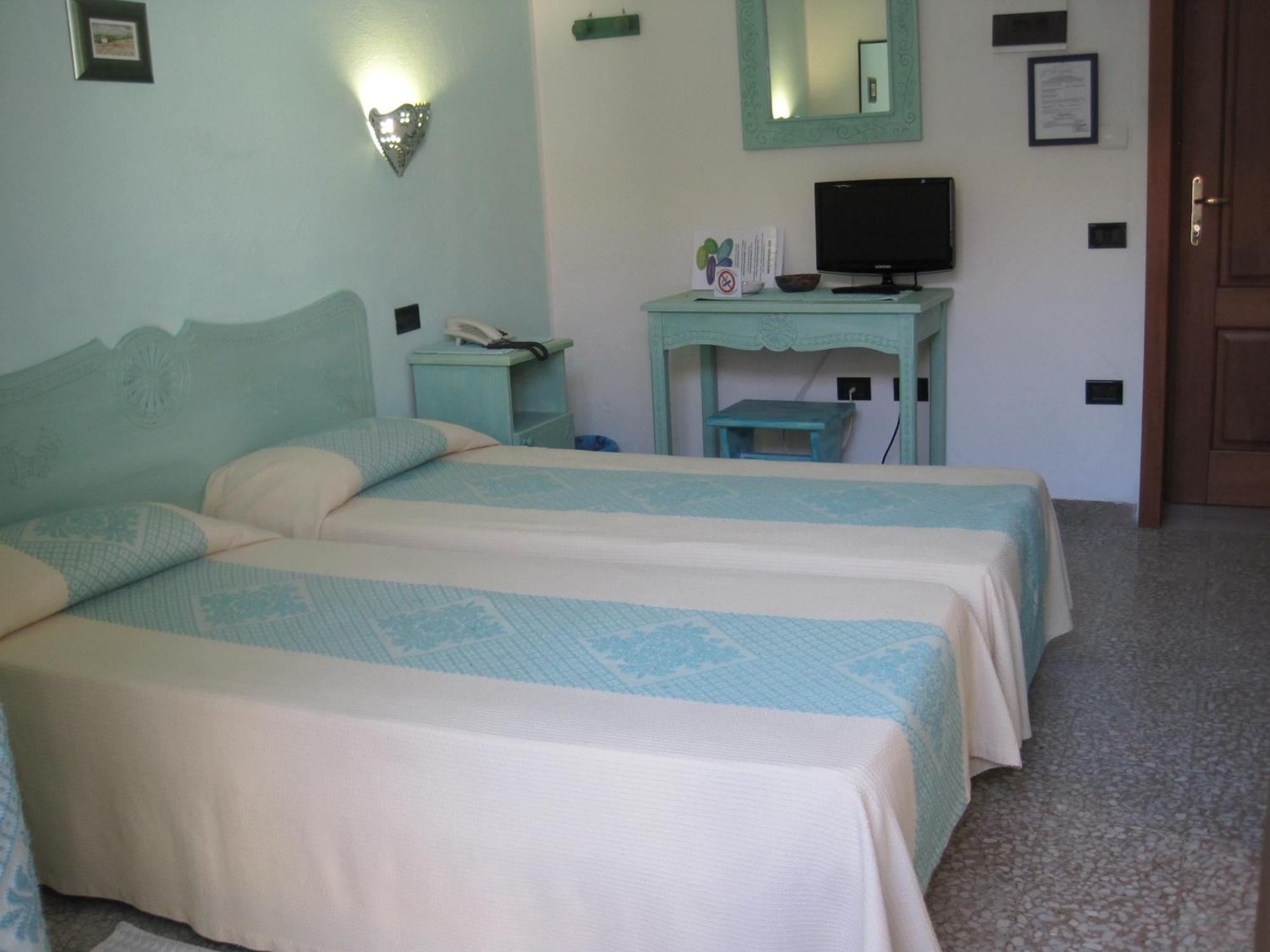 Hotel Moderno Santa Teresa Gallura Oda fotoğraf