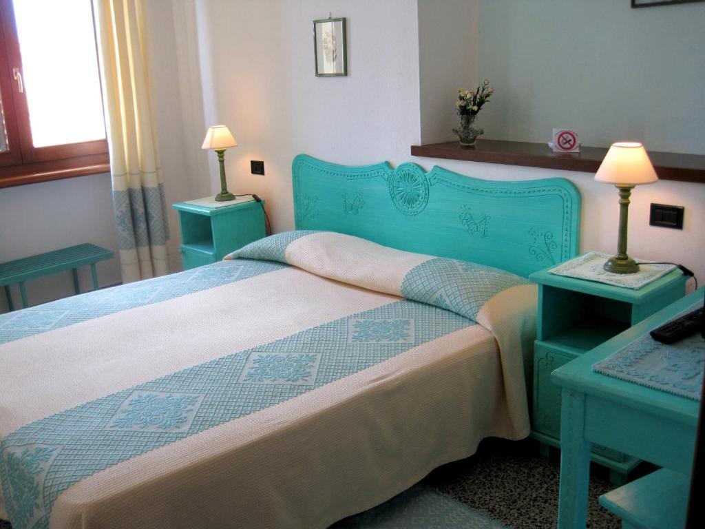 Hotel Moderno Santa Teresa Gallura Oda fotoğraf